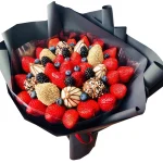 Букет из клубники Манящий космос